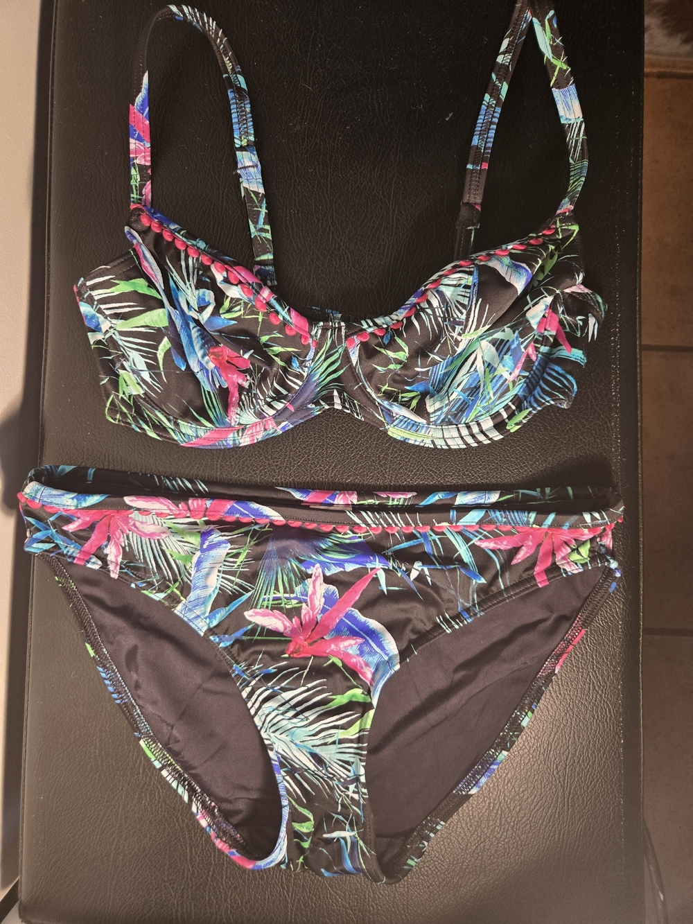 Freya Black Tropical Floral Underwire Bikini 30DD Top & XS Bottoms
